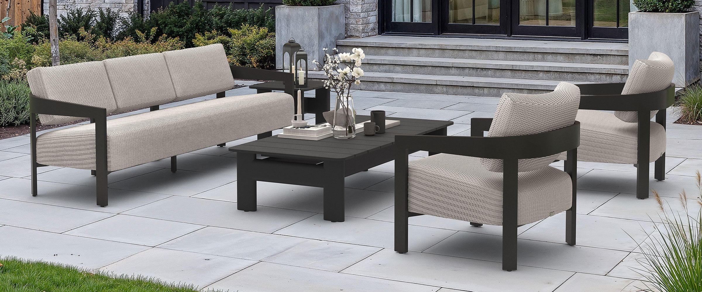 Caro-Seating-Pearl-Onyx-+-Tolle